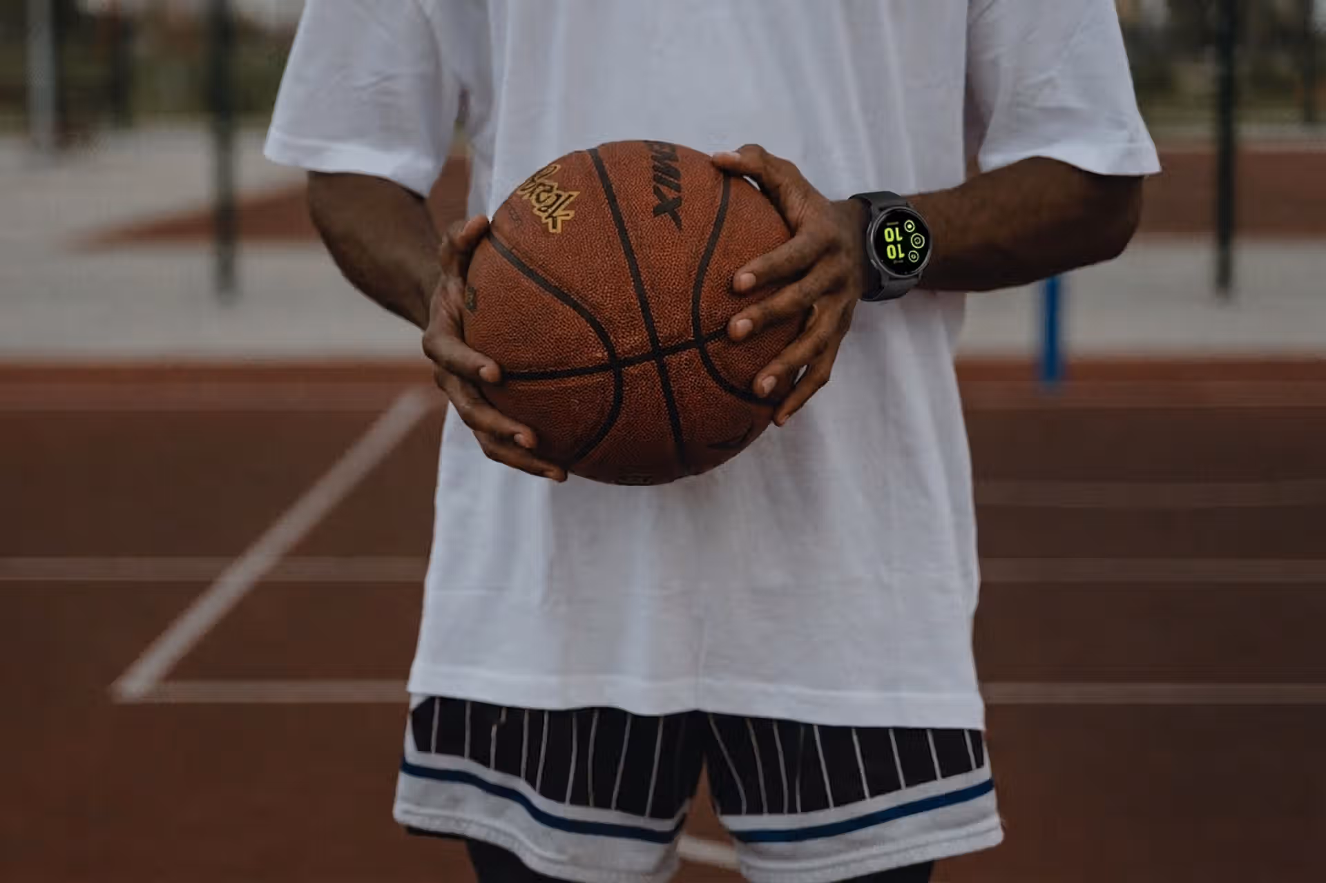 Garmin vívoactive 5 AMOLED smartwatch design
